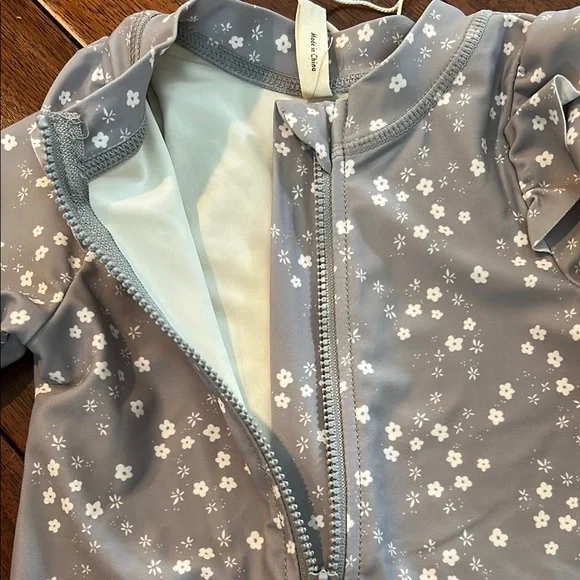 Quincy Mae Blue Floral One Piece Swimsuit Bathing Suit NWT 2-3 years - Picture 5 of 5